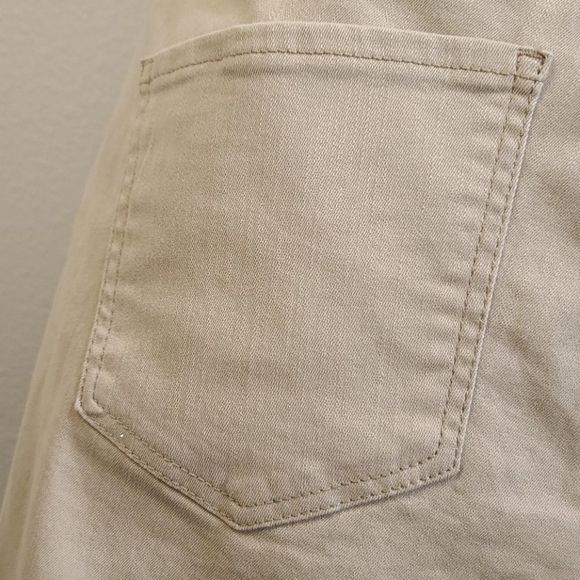 PLUS SIZE CODE BLUE CLASSIC CAPRI PANTS - Picture 7 of 13